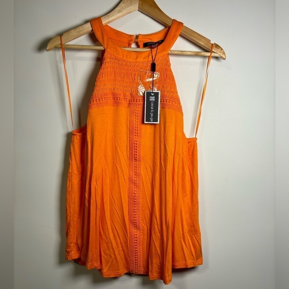 NWT-Cable & Gauge- Coral sleeveless embroidered blouse